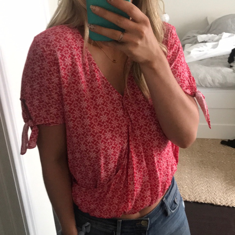 TARGET Red Universal Thread Top. Size Small. - Picture 2 of 5